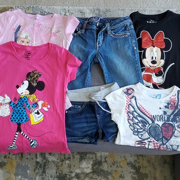 Disney Other - Bundle of size 7